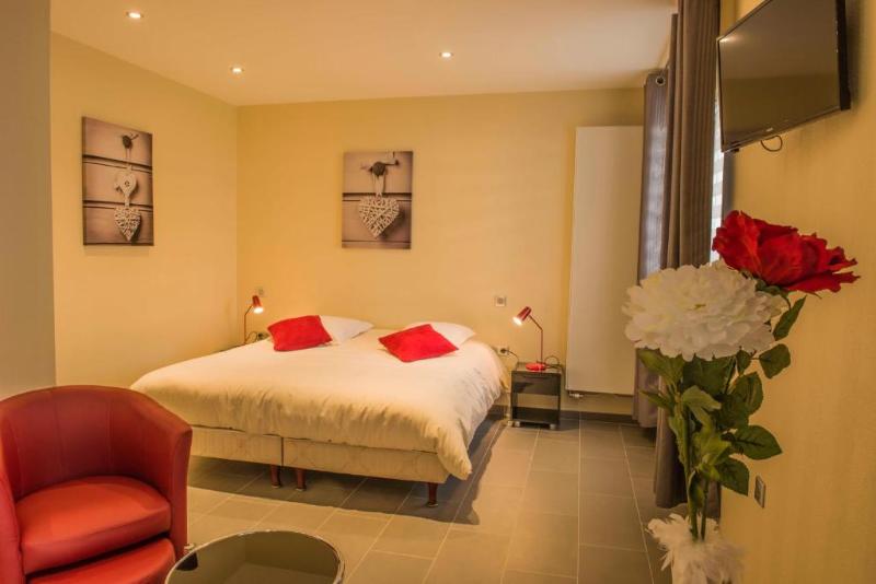 Logis Hostellerie Saint Louis image