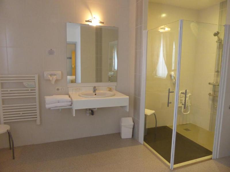 Logis Hostellerie Saint Louis image