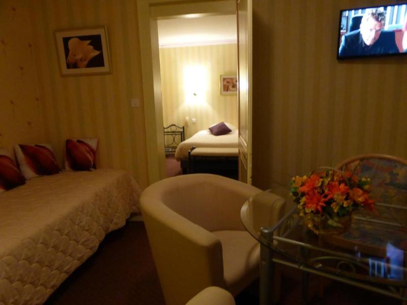 Logis Hostellerie Saint Louis image