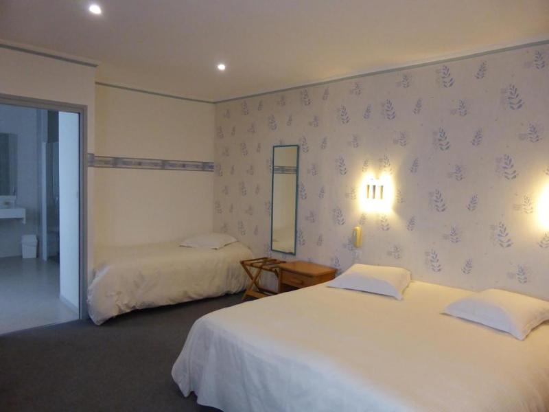 Logis Hostellerie Saint Louis image
