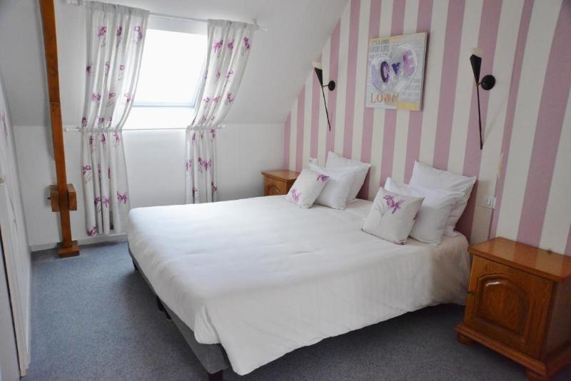 Logis Hostellerie Saint Louis image