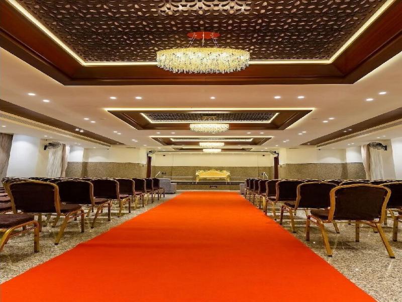 Patel Comforts Inn And Suites image