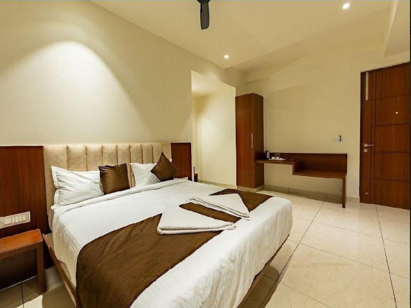 Patel Comforts Inn And Suites image