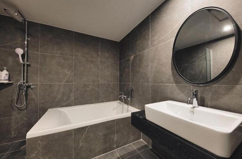 Arden Hotel image