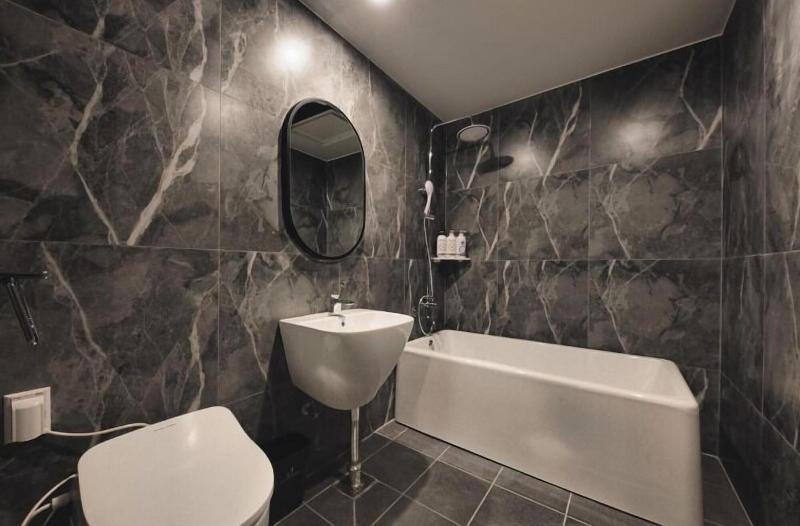 Arden Hotel image