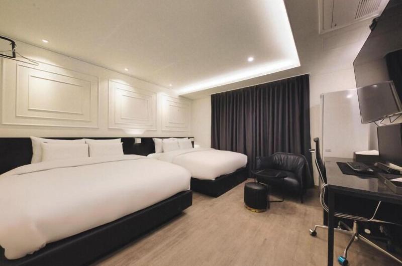 Arden Hotel image