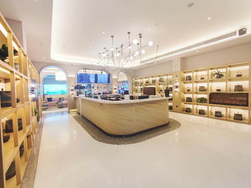 Lobby & Reception
