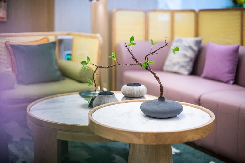 Lobby & Reception