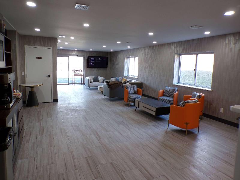 Luxor Inn & Suites A Travelodge By Wyndham image