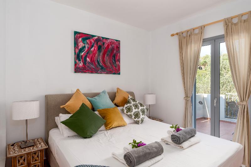 Costa Avithos image