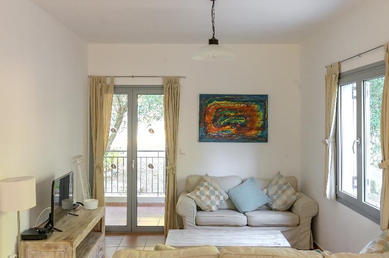 Costa Avithos image
