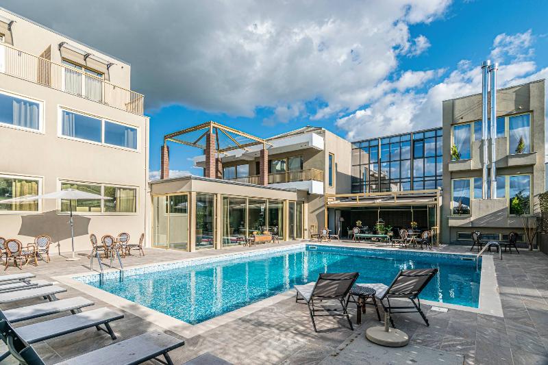 Golden Suites & Spa