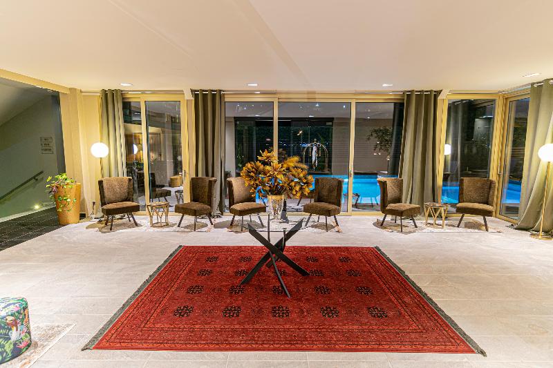 Golden Suites & Spa