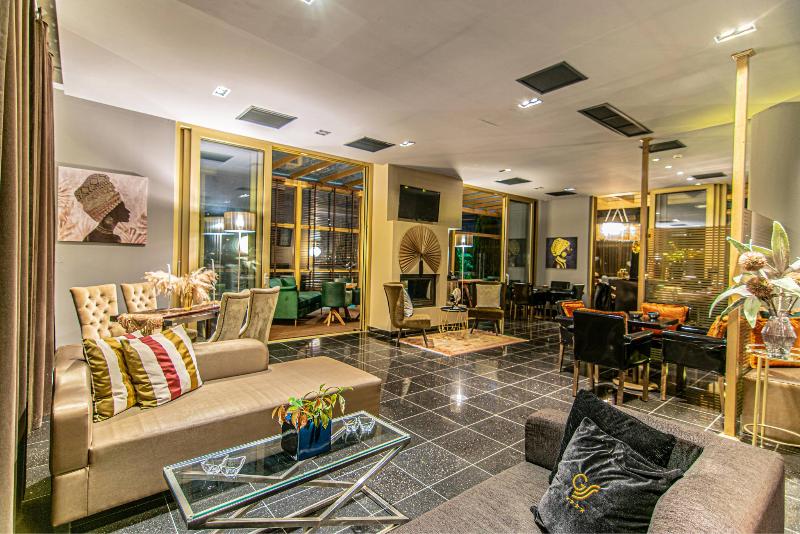 Golden Suites & Spa
