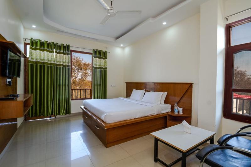 Hotel Roop image