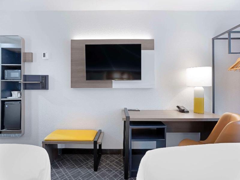 Comfort Inn & Suites Mountain Grove US-60 image