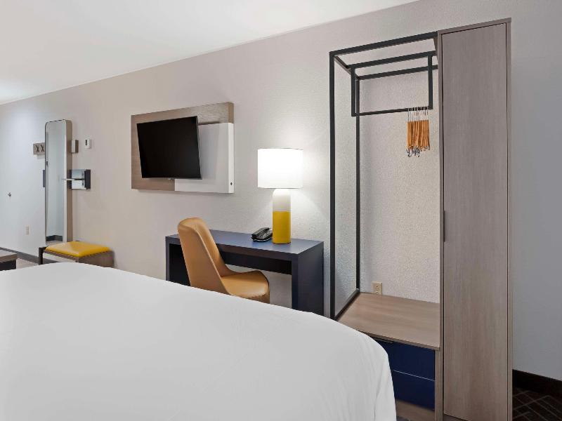 Comfort Inn & Suites Mountain Grove US-60 image