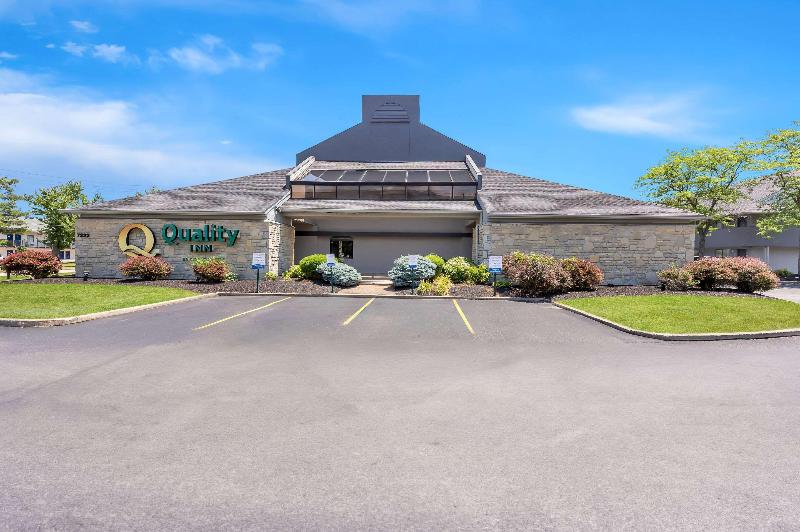 Quality Inn Middleburg Heights Cleveland Airport image