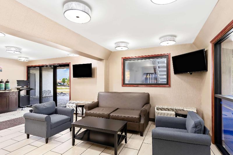 Quality Inn Middleburg Heights Cleveland Airport image