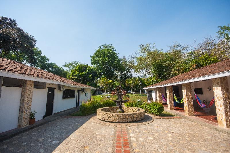 Hotel Familia Casa Blanca