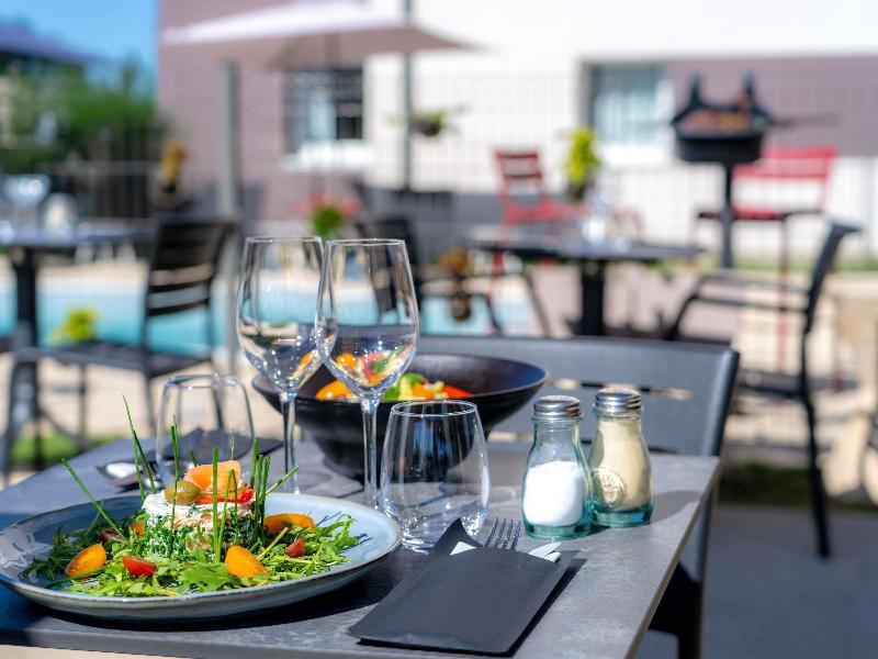 Ibis Saint Paul Trois Chateaux image