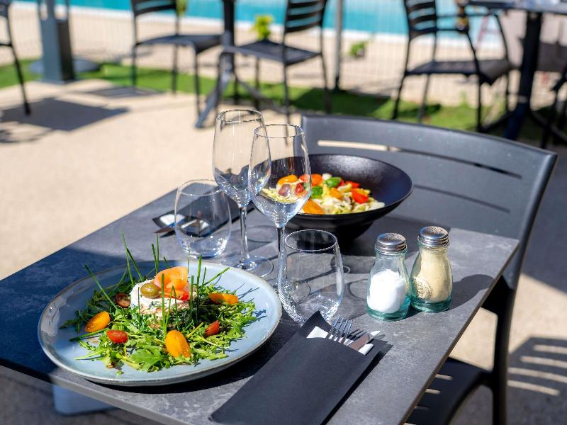 Ibis Saint Paul Trois Chateaux image