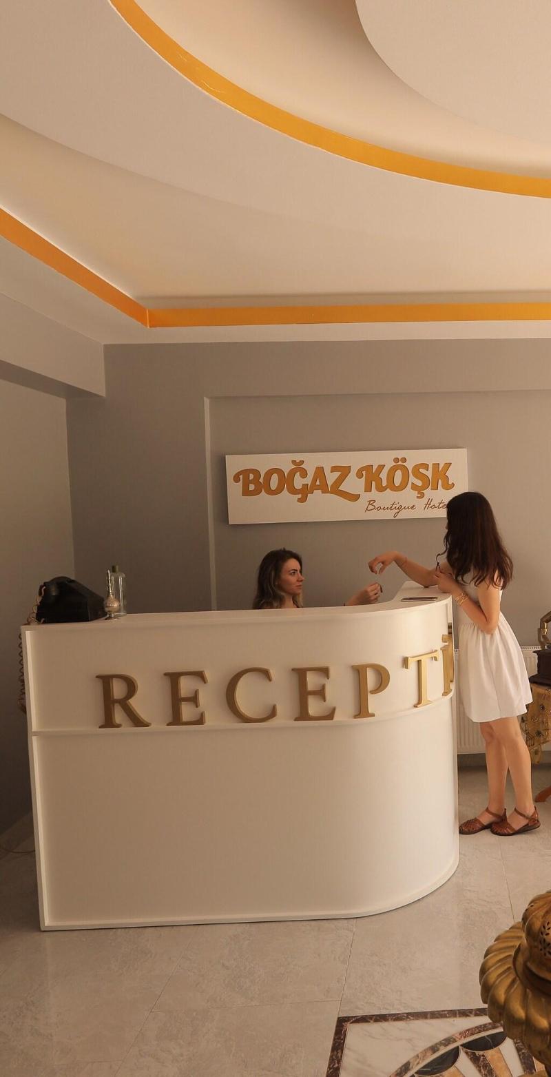 Lobby & Reception