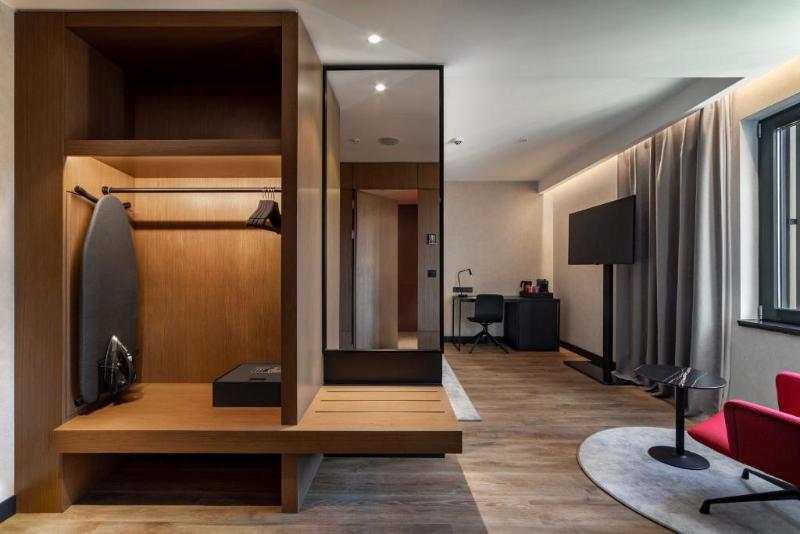 Radisson Red Tbilisi image