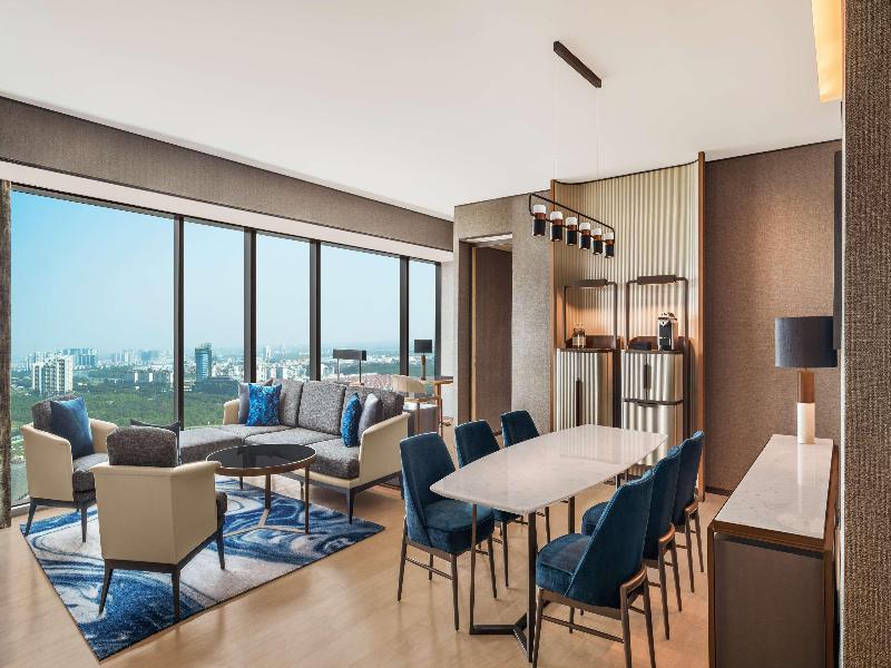 Hilton Saigon image