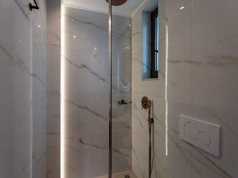 Vaya Suites image