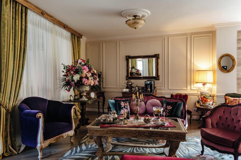 Ateneea Luxury Rooms image