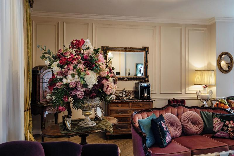 Ateneea Luxury Rooms image