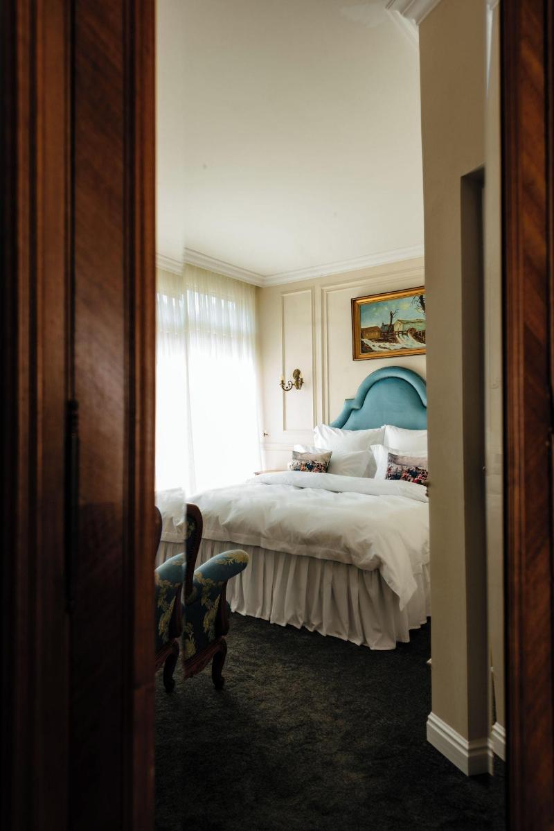 Ateneea Luxury Rooms image