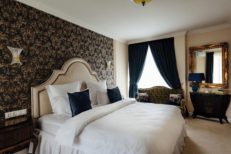 Ateneea Luxury Rooms image