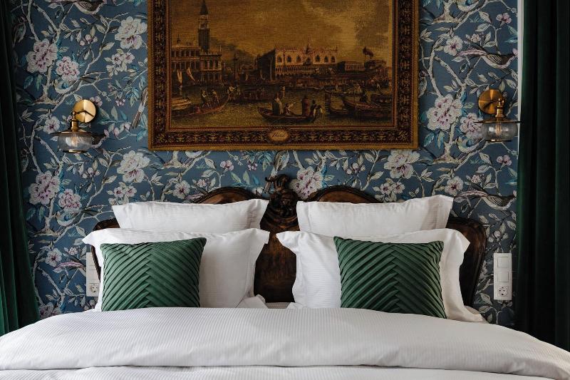 Ateneea Luxury Rooms image