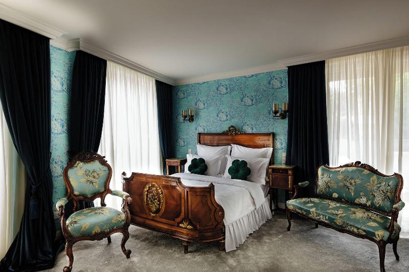 Ateneea Luxury Rooms image