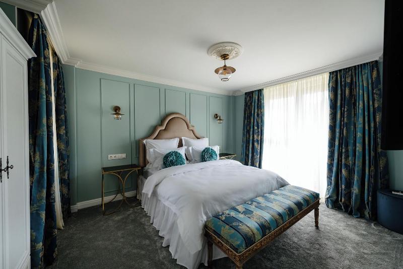 Ateneea Luxury Rooms image