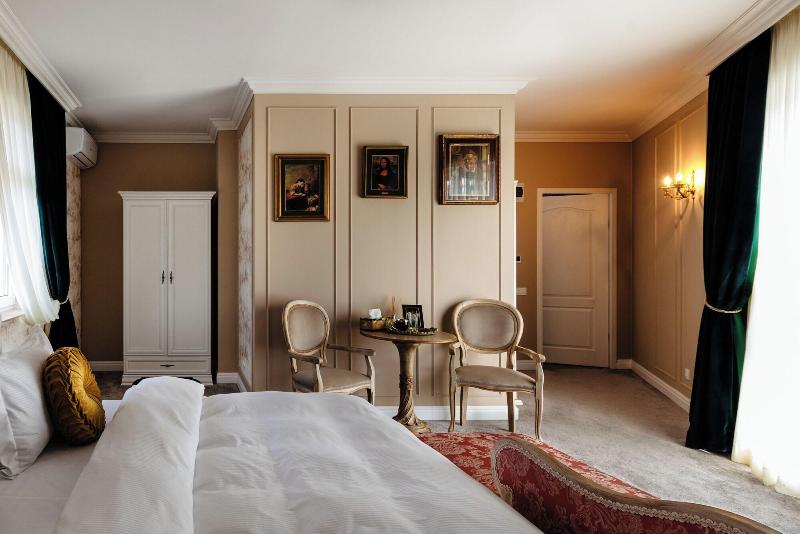 Ateneea Luxury Rooms image