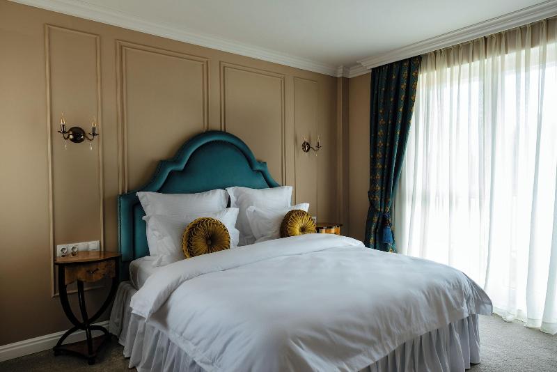 Ateneea Luxury Rooms image