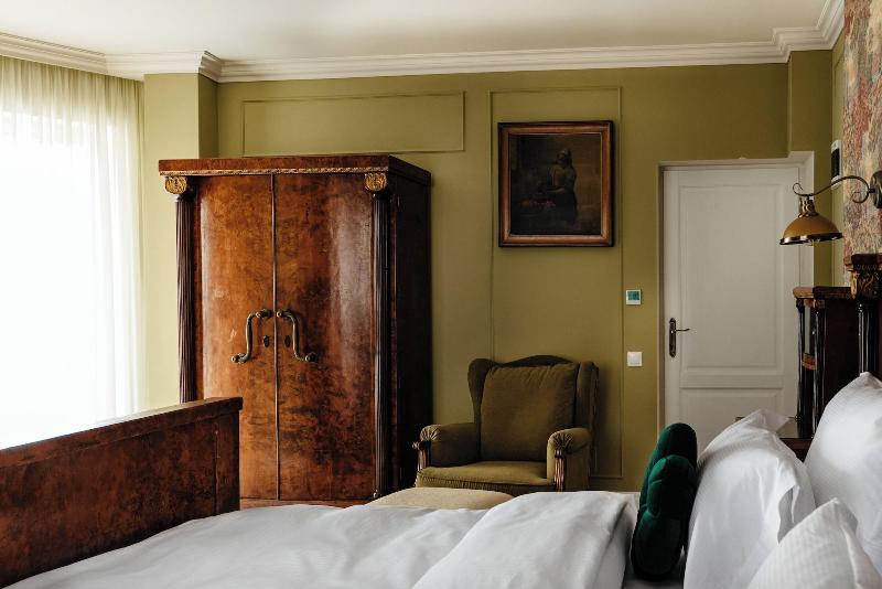 Ateneea Luxury Rooms image