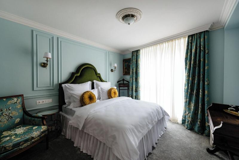 Ateneea Luxury Rooms image