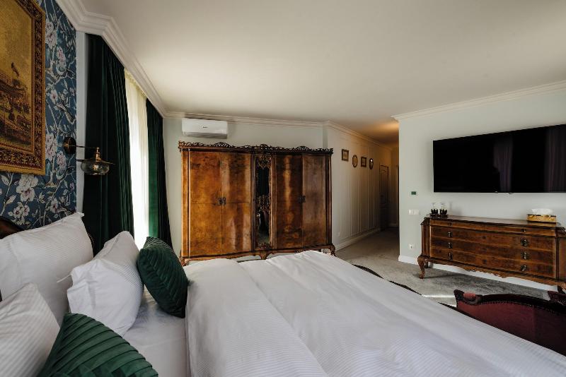 Ateneea Luxury Rooms image