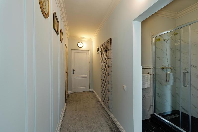 Ateneea Luxury Rooms image