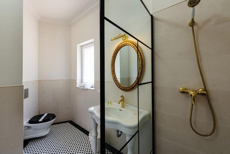 Ateneea Luxury Rooms image
