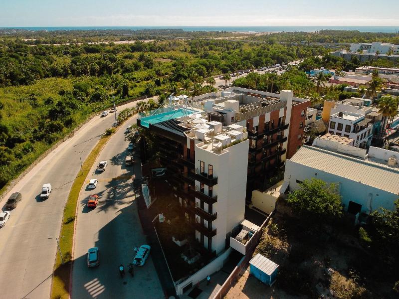 Flamboyan Hotel & Residences image