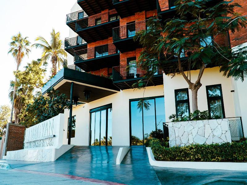 Flamboyan Hotel & Residences image