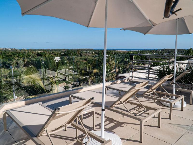 Flamboyan Hotel & Residences image