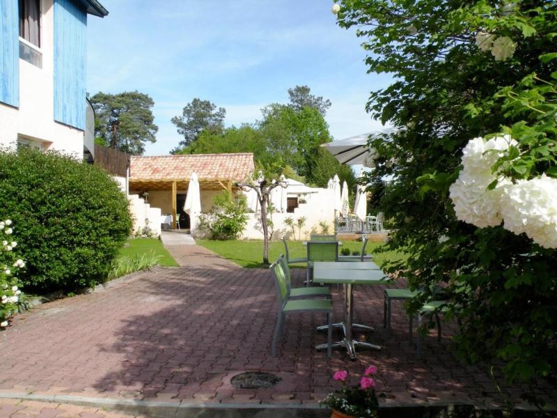 Logis Hotel Le Pont Bernet