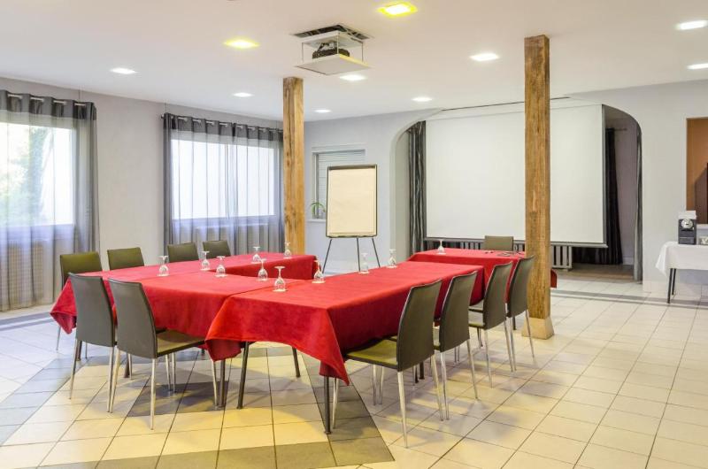 Logis Hotel Le Pont Bernet image