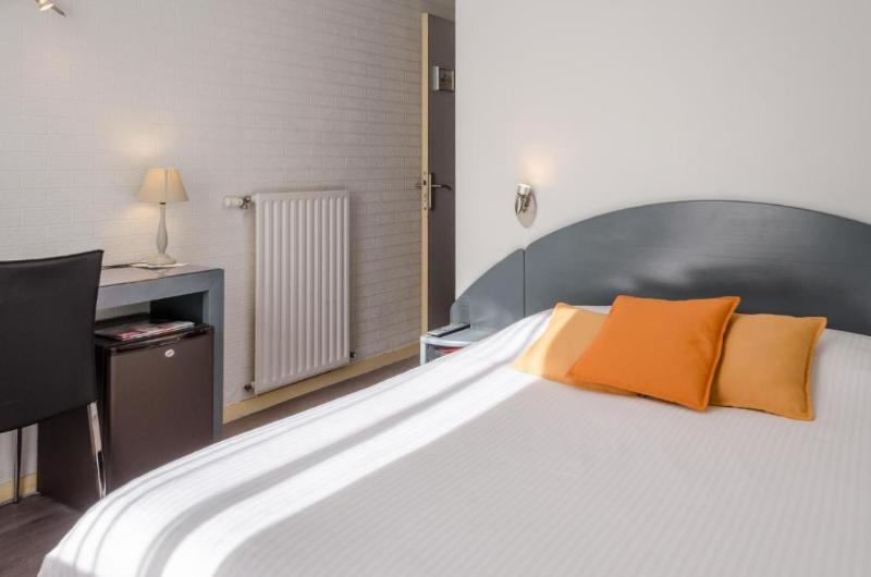Logis Hotel Le Pont Bernet image
